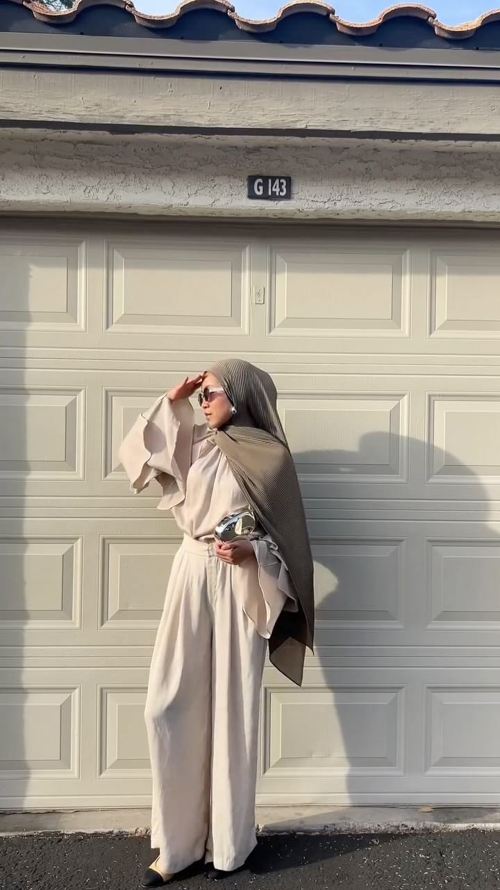 Post 3 by Ina on Instagram (video)