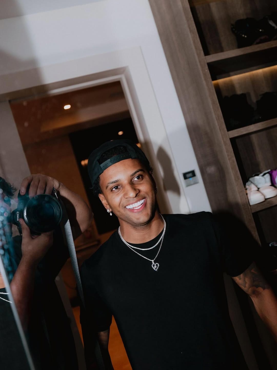 Post 1 by Rodrygo Goes  👐🏾⚡️🇧🇷 on Instagram (carousel)