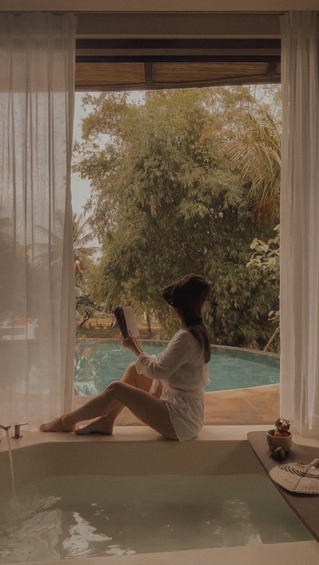 Post 3 by Lauren Resnick on Instagram (video)