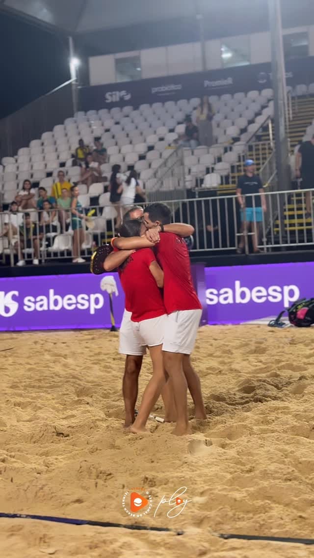 Post 4 by Ariadna Costa on Instagram (video)