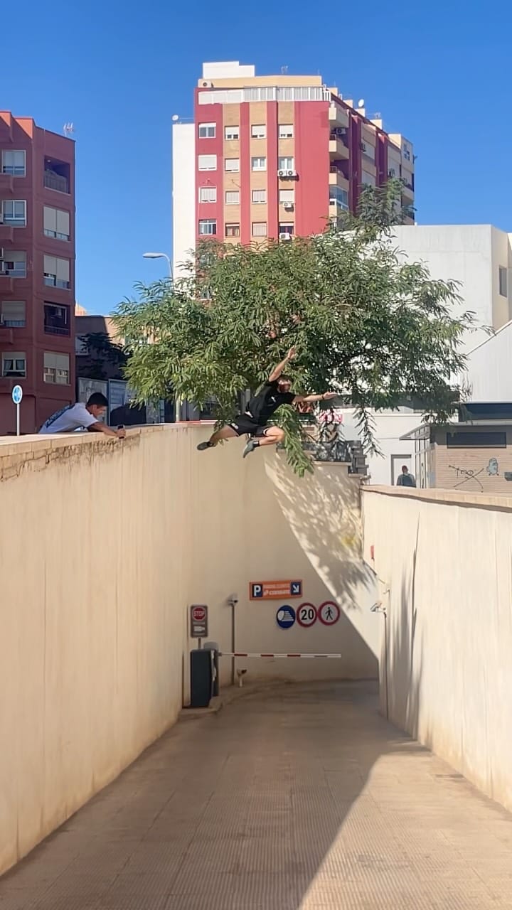 Post 5 by Iván Velázquez on Instagram (video)