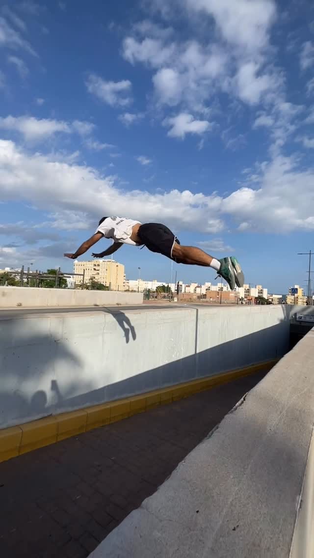 Post 7 by Iván Velázquez on Instagram (video)