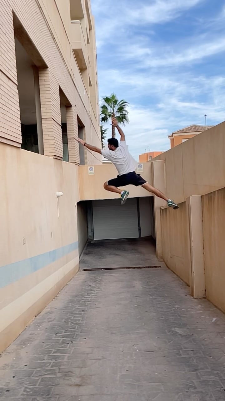 Post 6 by Iván Velázquez on Instagram (video)