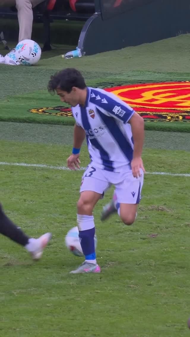 Post 3 by Manu Sanchez on Instagram (video)