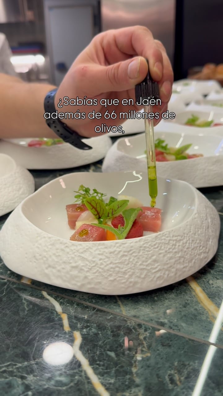 Post 3 by Sofisfood on Instagram (video)
