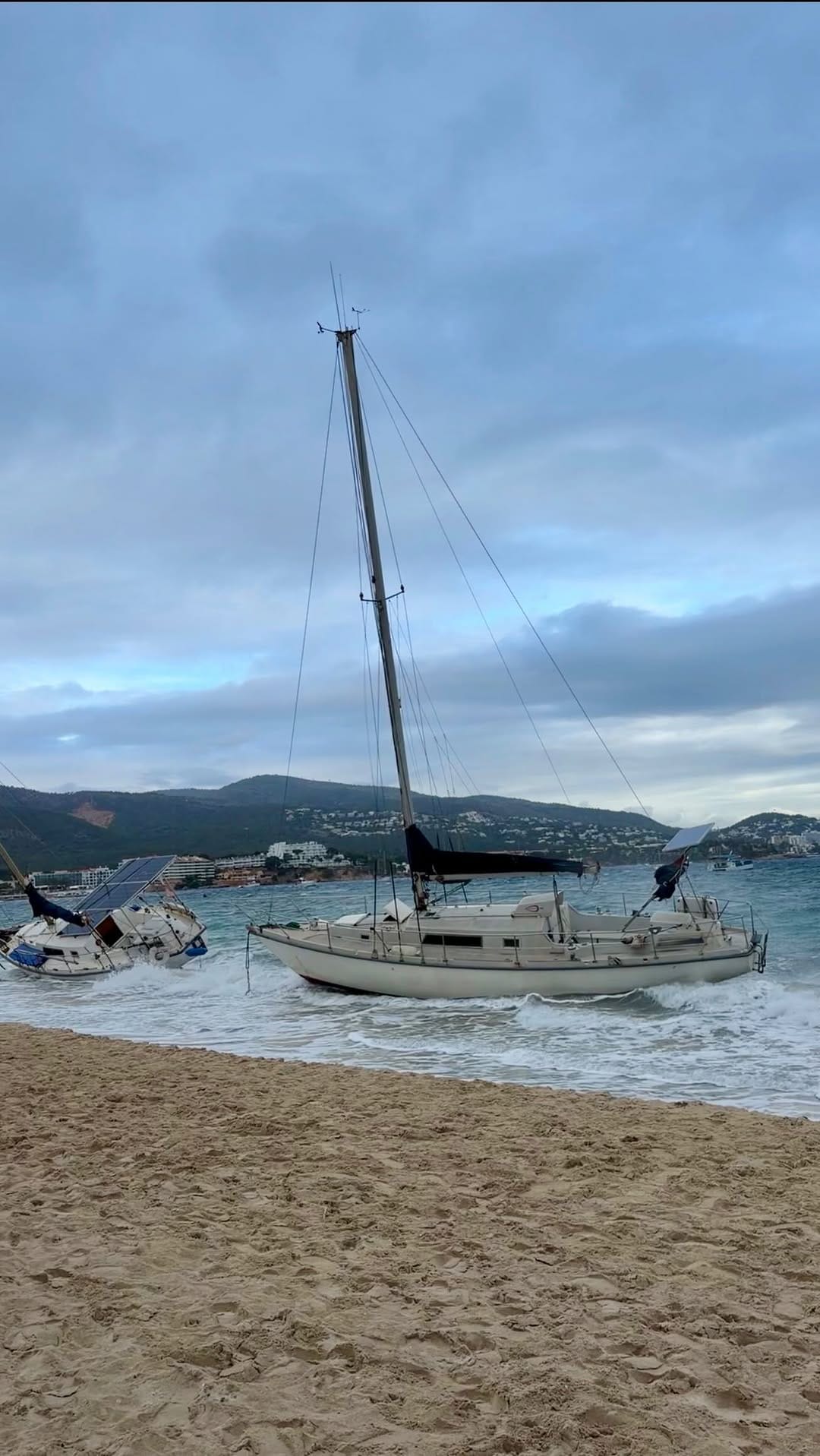 Post 6 by Alex on Instagram (video)