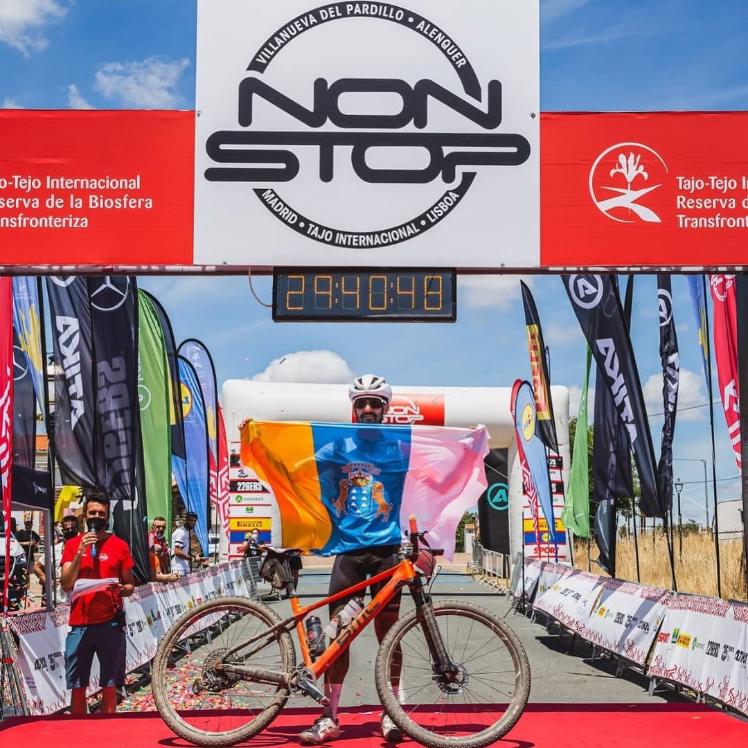 Post 10 by Juaquin David / ultra endurance Biker on Instagram (image)