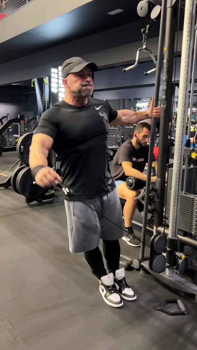 Post 4 by Michel Pérez - Entrenador Online on Instagram (video)
