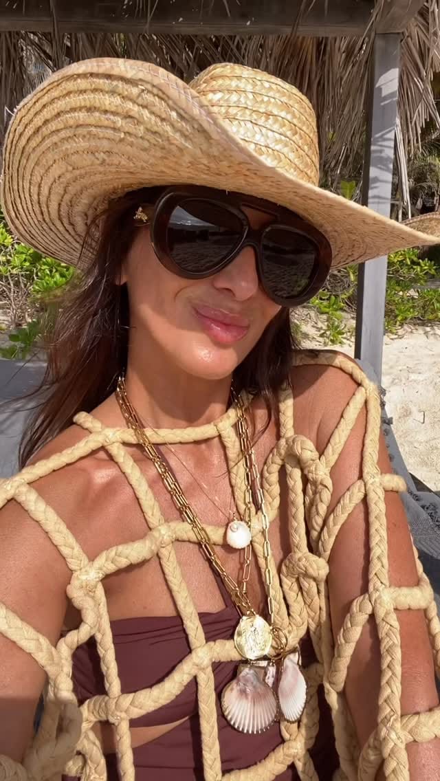 Post 2 by Laura Eguizabal on Instagram (video)
