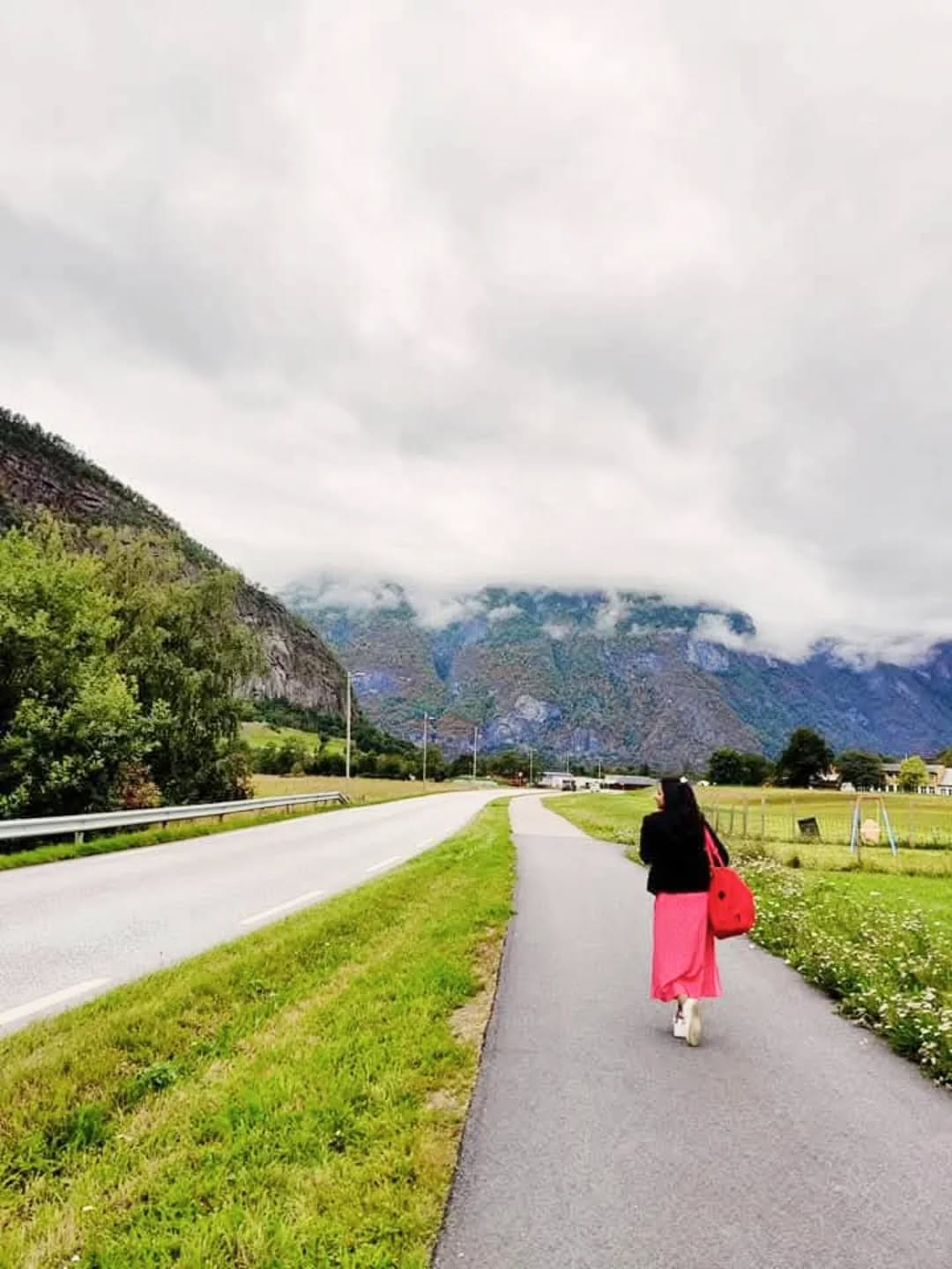 Post 4 by Sam's Travelfeet✈️ on Instagram (image)