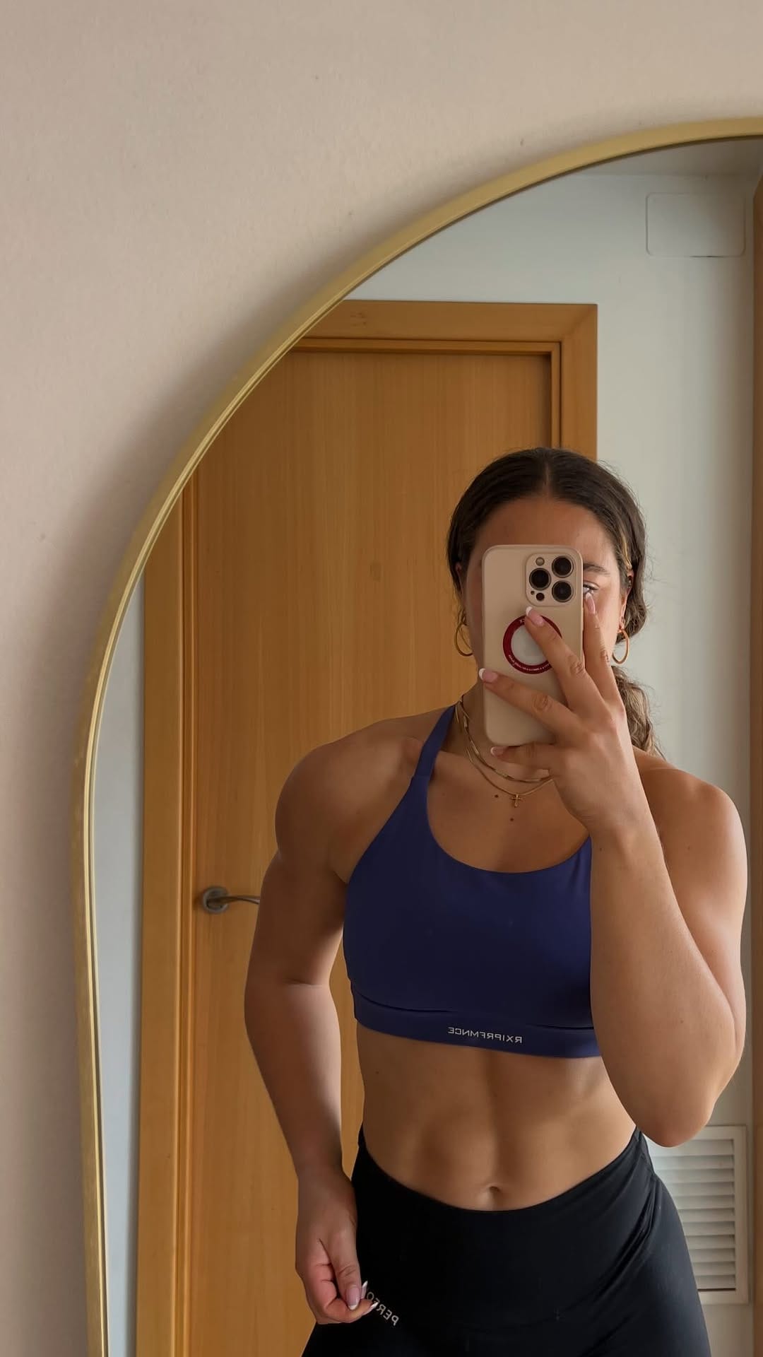 Post 1 by Laura Martínez on Instagram (video)