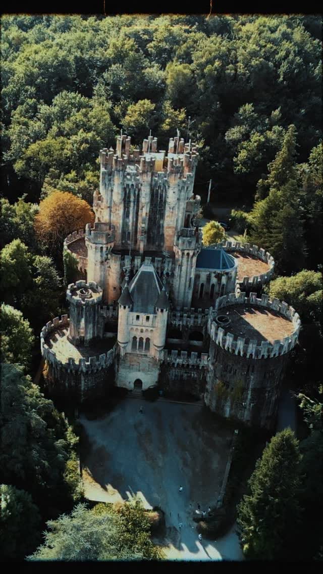 Post 3 by Andoni Sanchez & Endika Amelibia on Instagram (video)