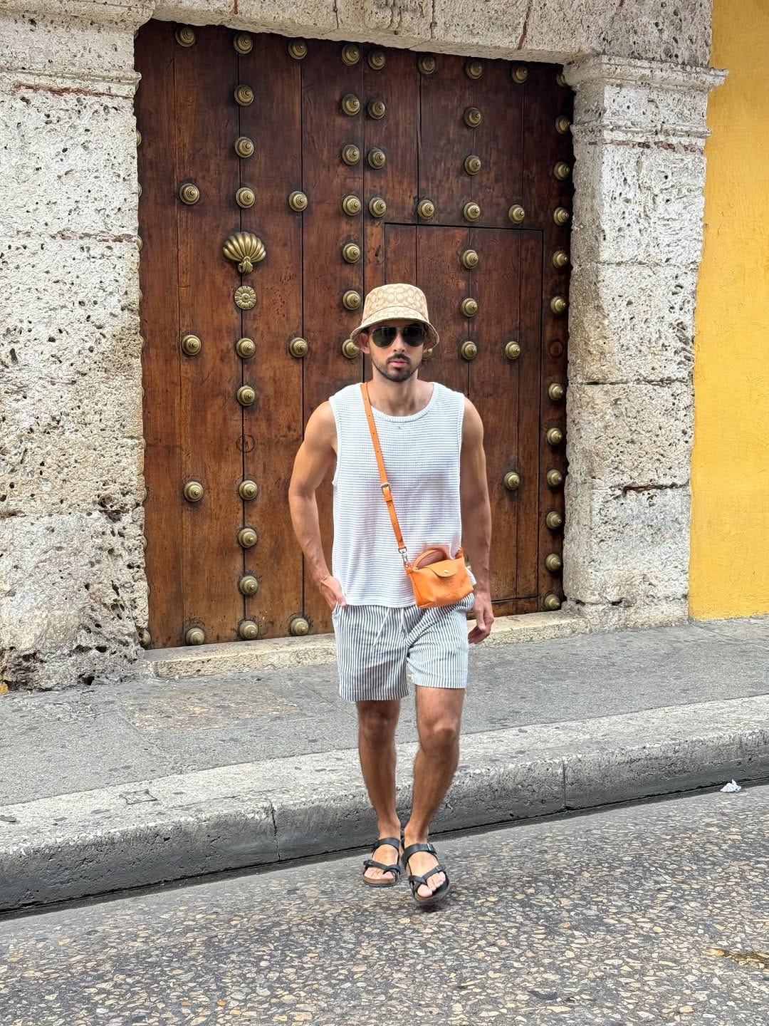 Post 2 by Andrés Navarro on Instagram (carousel)
