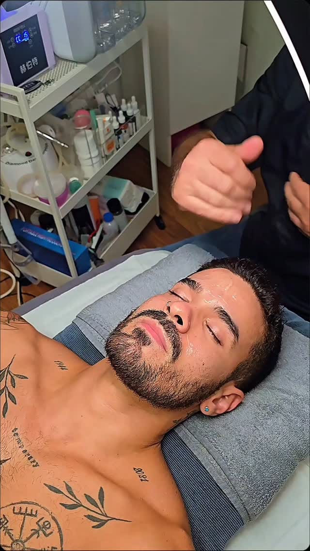 Post 8 by Carlos Martín | Terapias on Instagram (video)