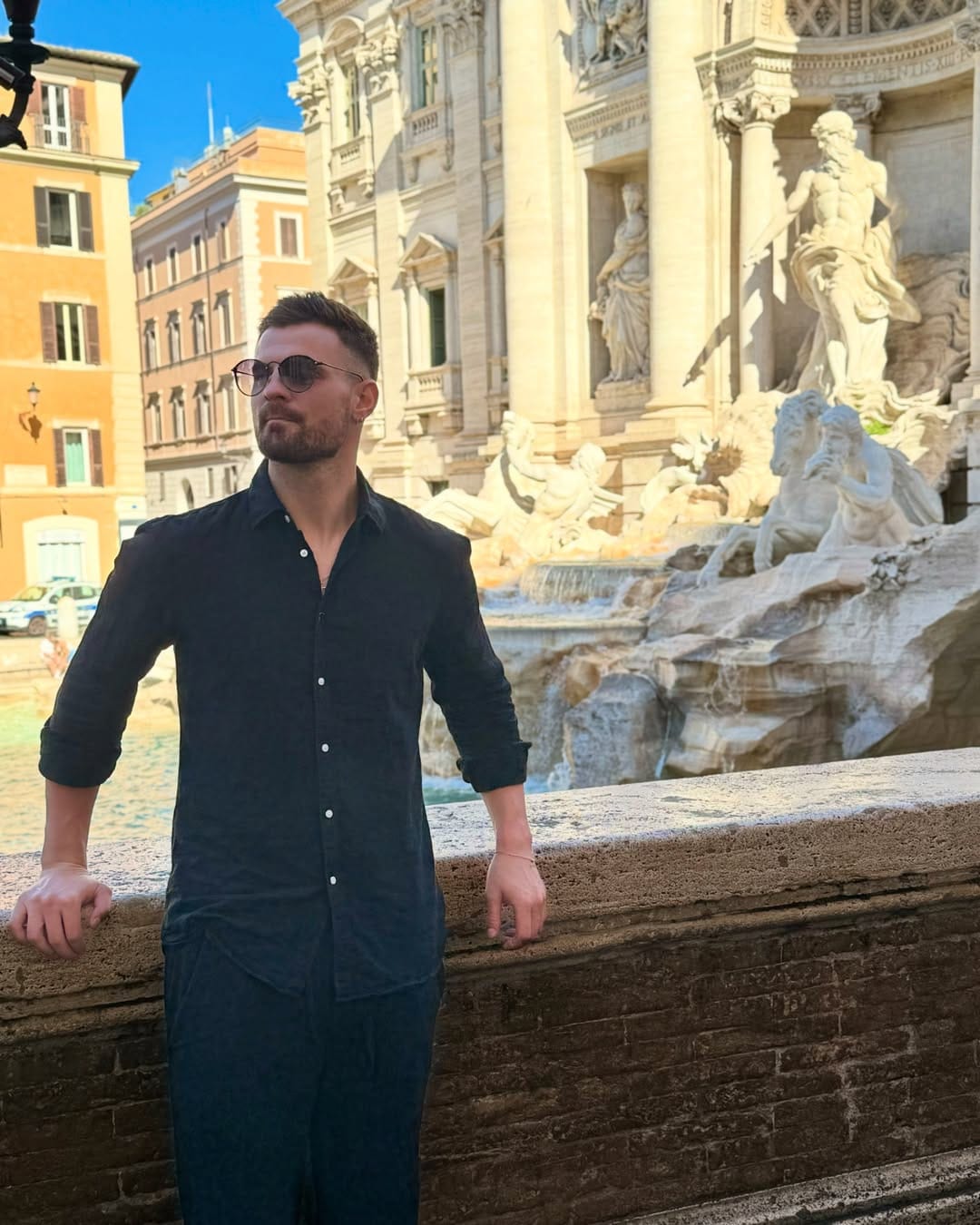 Post 7 by Nacho Chicco on Instagram (carousel)