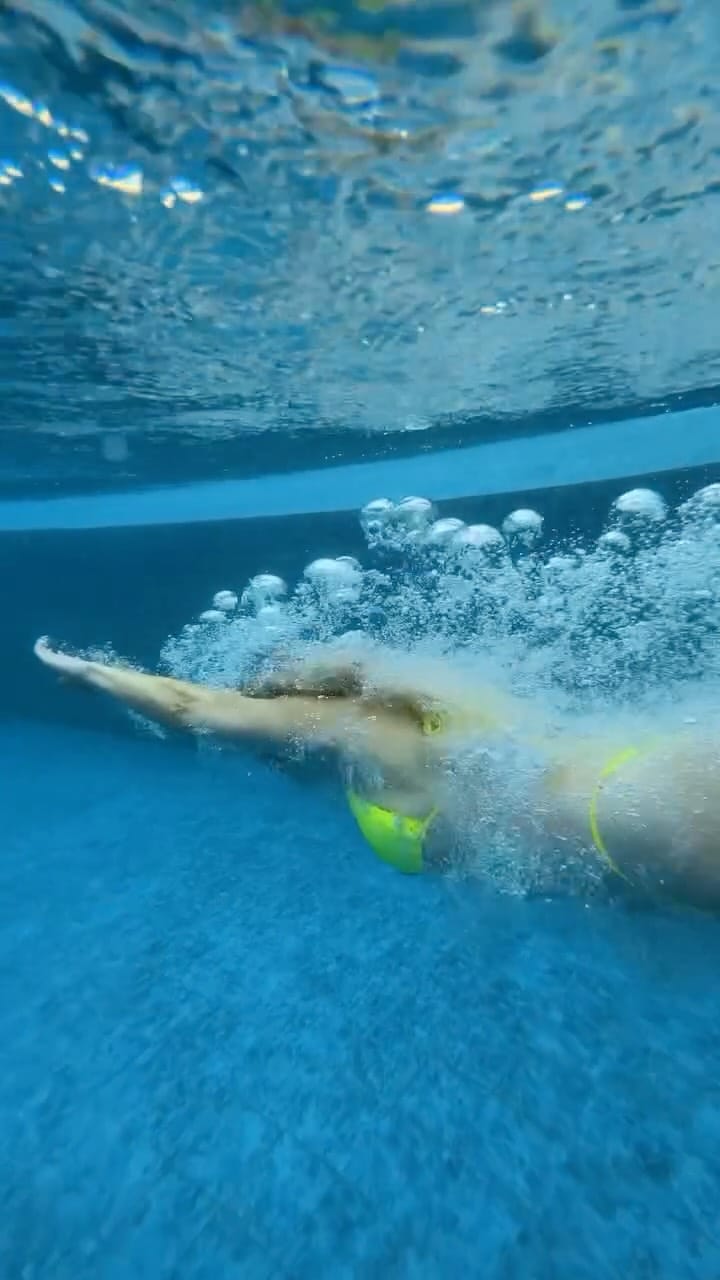 Post 8 by Caroline Azzi on Instagram (video)