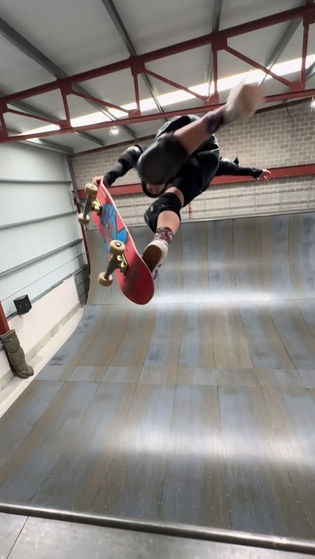 Post 2 by Naia Laso on Instagram (video)