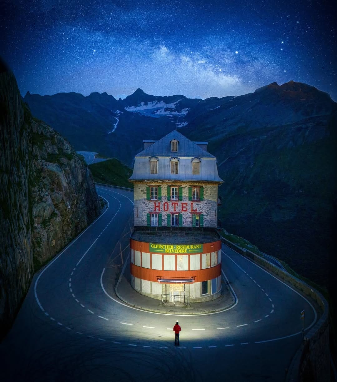 Post 10 by Miguel Morenatti on Instagram (image)
