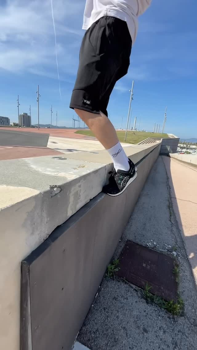 Post 8 by Andrey Drey on Instagram (video)