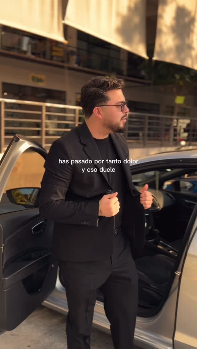 Post 1 by Irvin Hernandez on Instagram (video)
