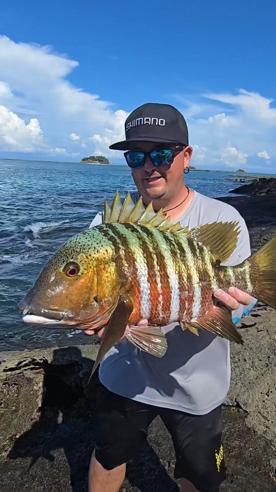 Post 3 by Javi Zarza Angler on Instagram (video)
