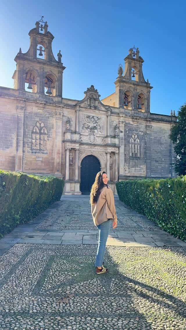 Post 1 by Chloé Léger | Travel&Spain on Instagram (video)
