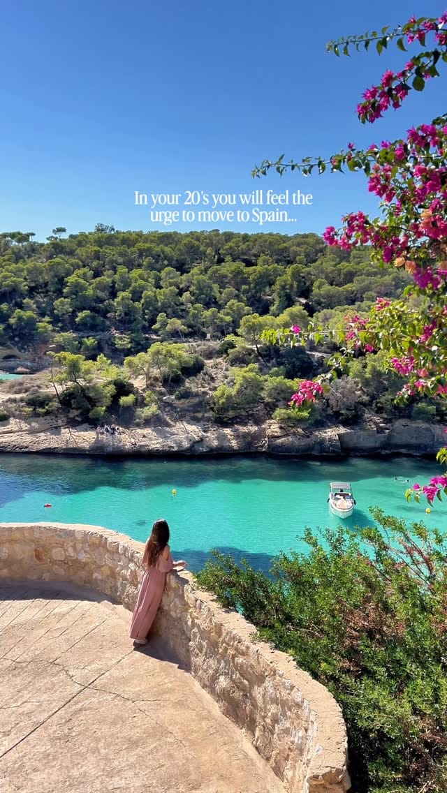 Post 3 by Chloé Léger | Travel&Spain on Instagram (video)