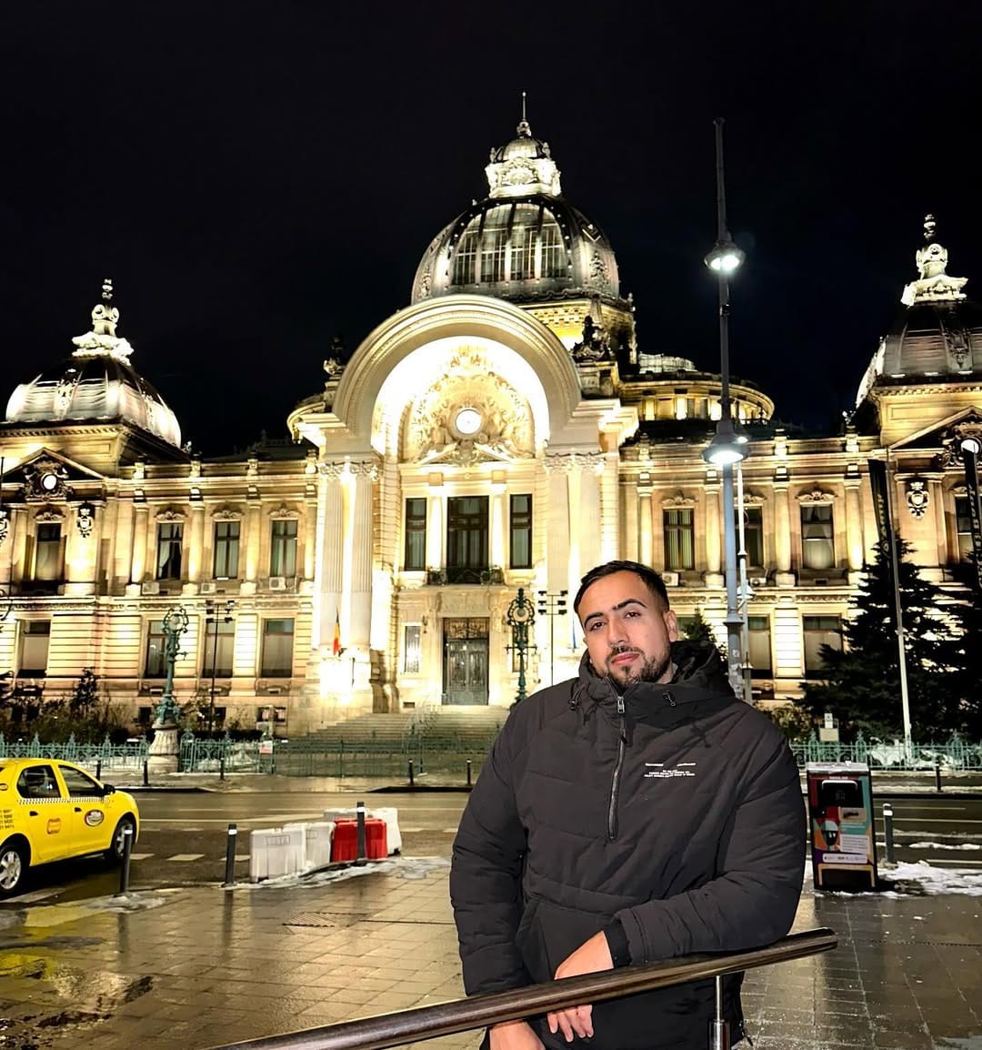 Post 2 by Badr Salvador on Instagram (image)