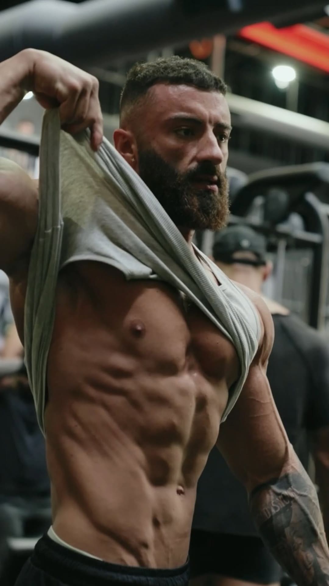 Post 1 by Leonardo Bacha on Instagram (video)