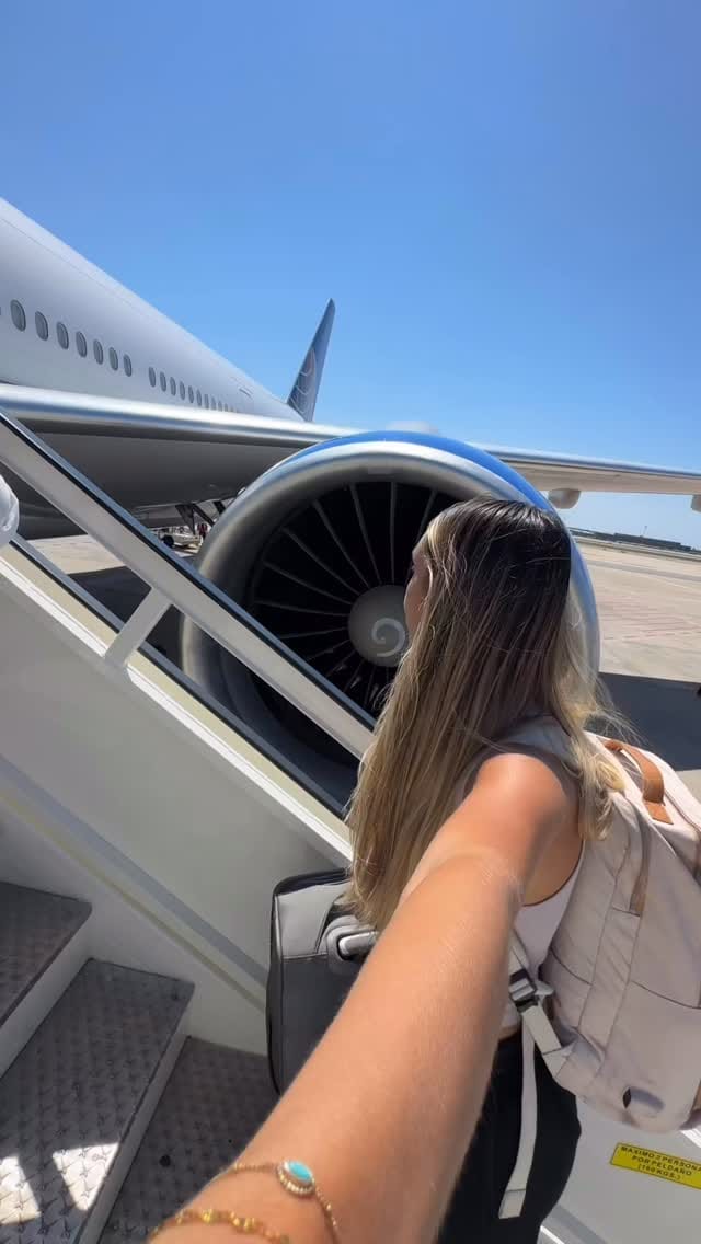 Post 5 by Christina Davis on Instagram (video)