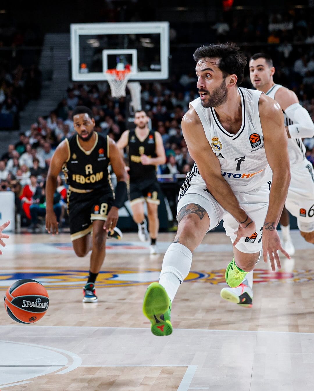 Post 10 by Facu Campazzo on Instagram (carousel)
