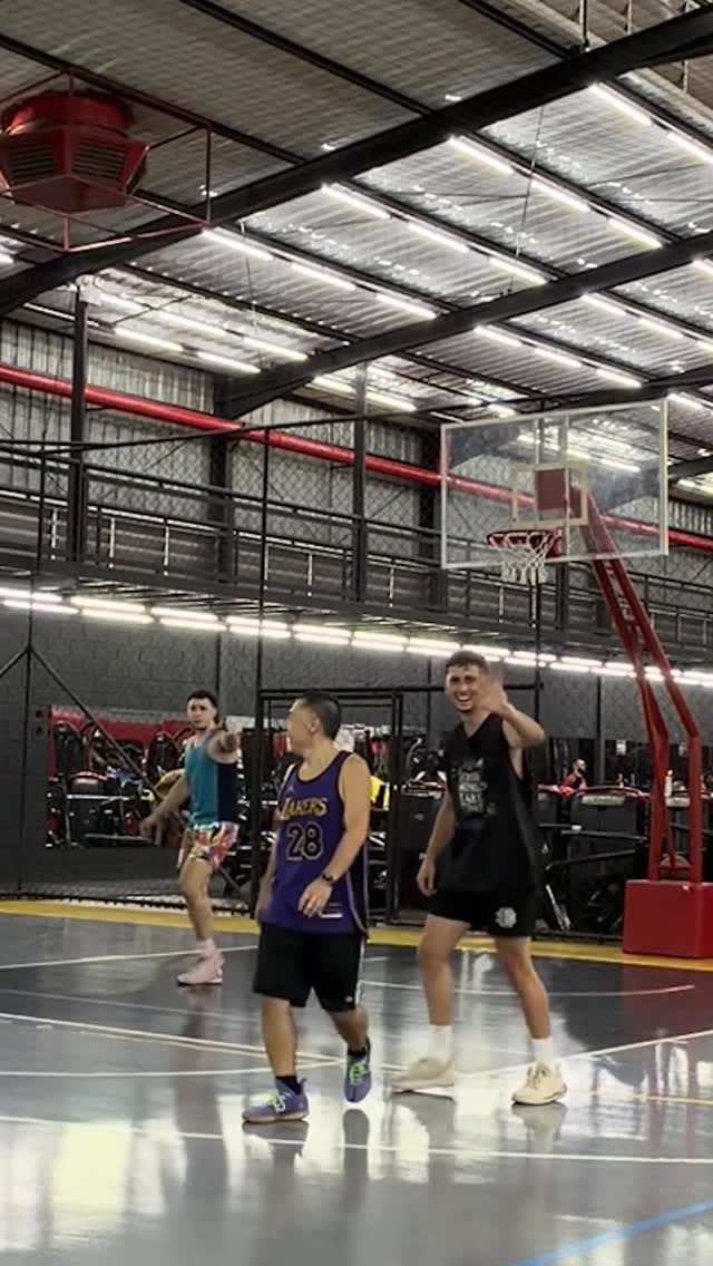 Post 6 by Marcos Antonio on Instagram (video)