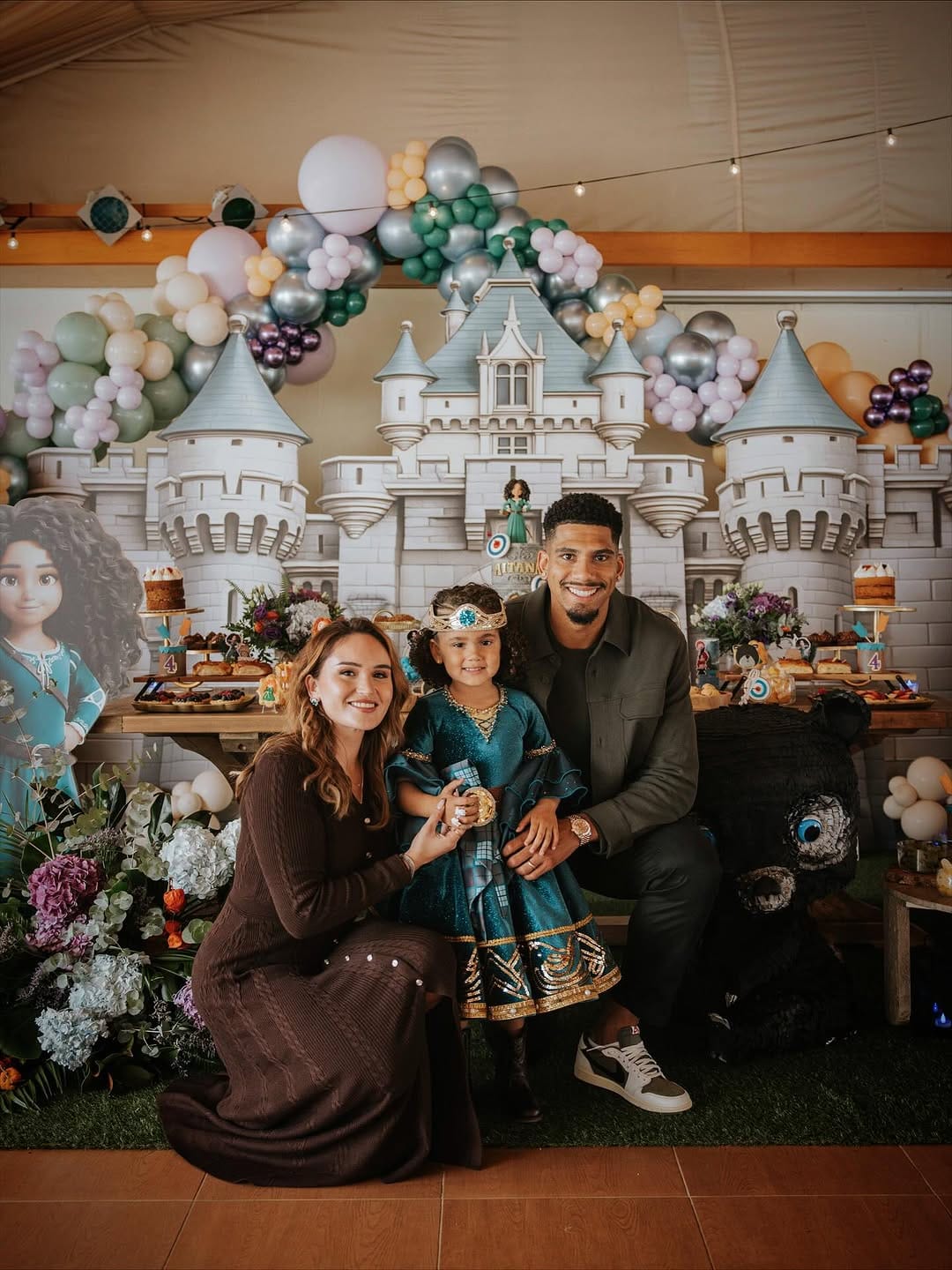 Post 9 by 𝐑𝐨𝐧𝐚𝐥𝐝 𝐀𝐫𝐚𝐮𝐣𝐨 on Instagram (carousel)
