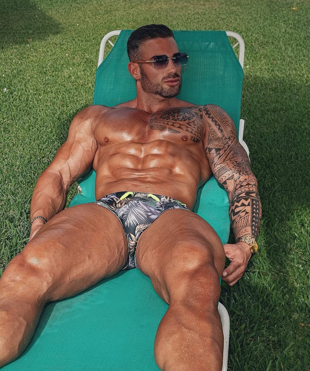 Post 5 by Raul Camacho on Instagram (image)