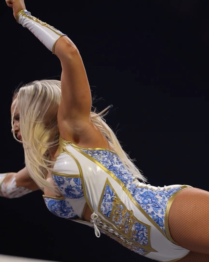 Post 3 by Penelope Ford on Instagram (video)