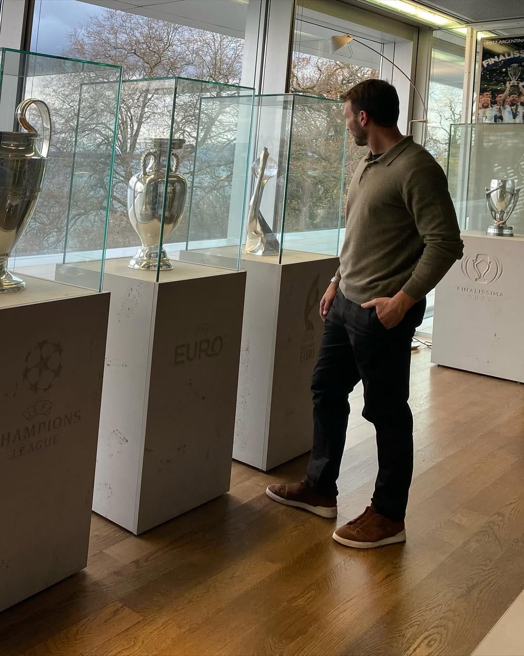 Post 7 by MARCO MOTTA on Instagram (carousel)