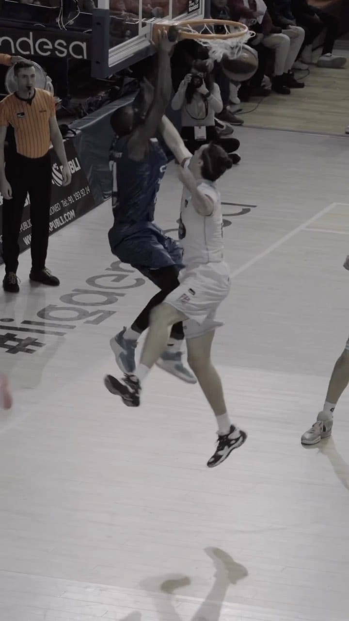 Post 5 by Christian Eyenga 🇨🇩 on Instagram (video)