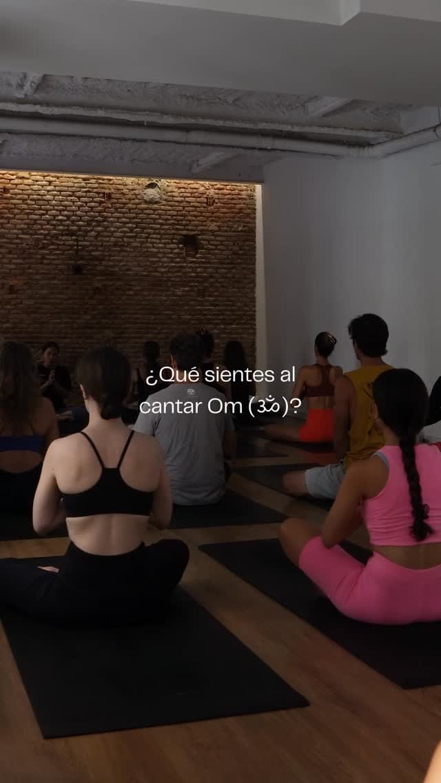 Post 2 by Barquillo Yoga on Instagram (video)