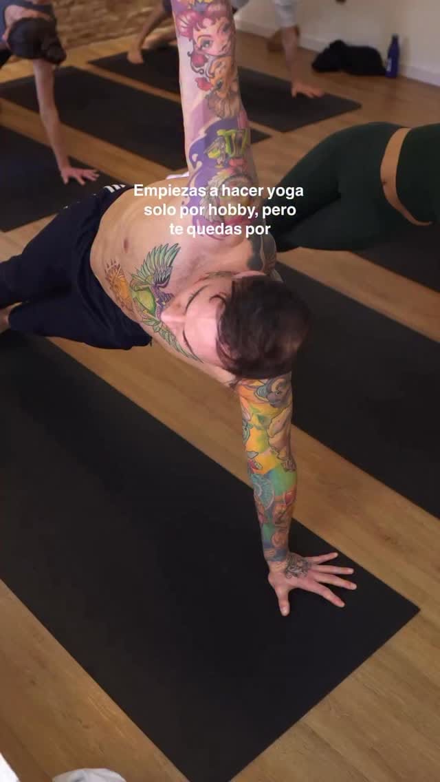 Post 7 by Barquillo Yoga on Instagram (video)