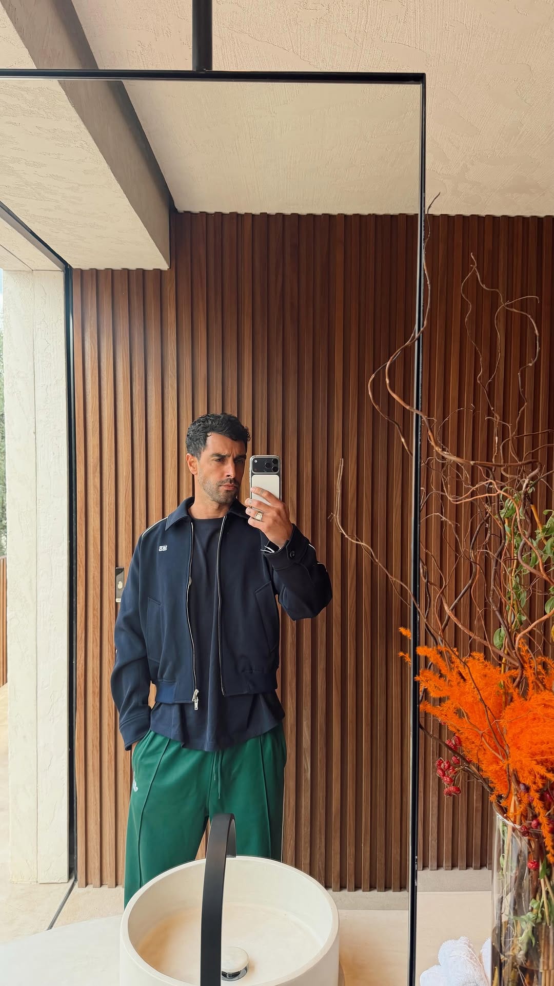 Post 1 by Valentin Leonard on Instagram (video)