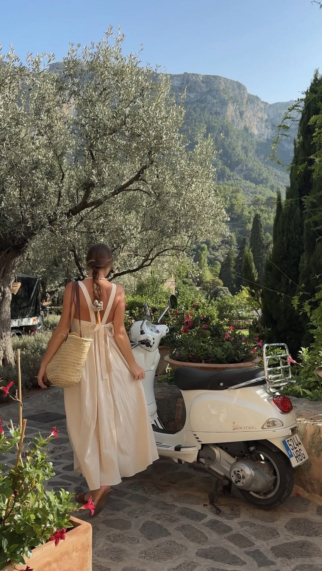 Post 5 by Patricia on Instagram (video)