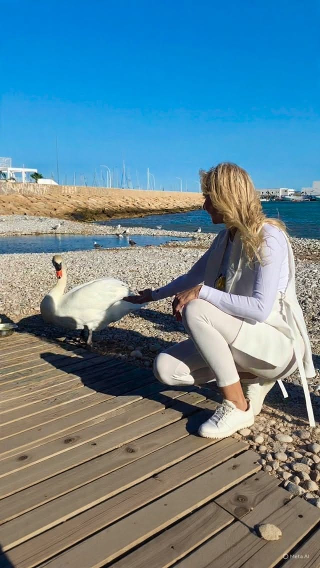 Post 1 by Doris Doris on Instagram (video)