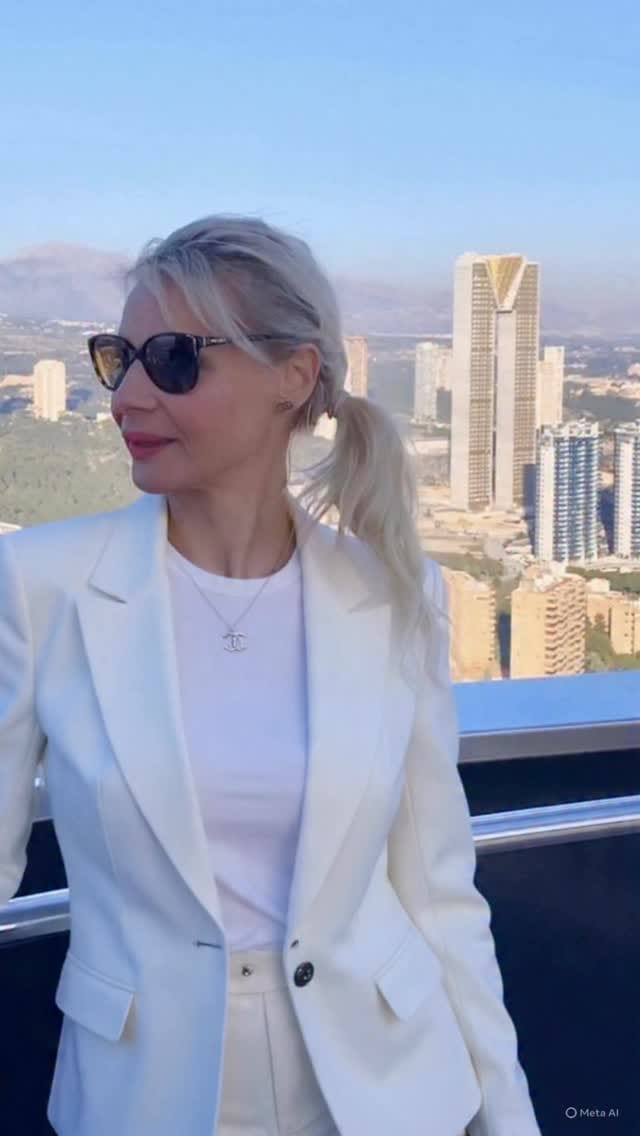 Post 3 by Doris Doris on Instagram (video)