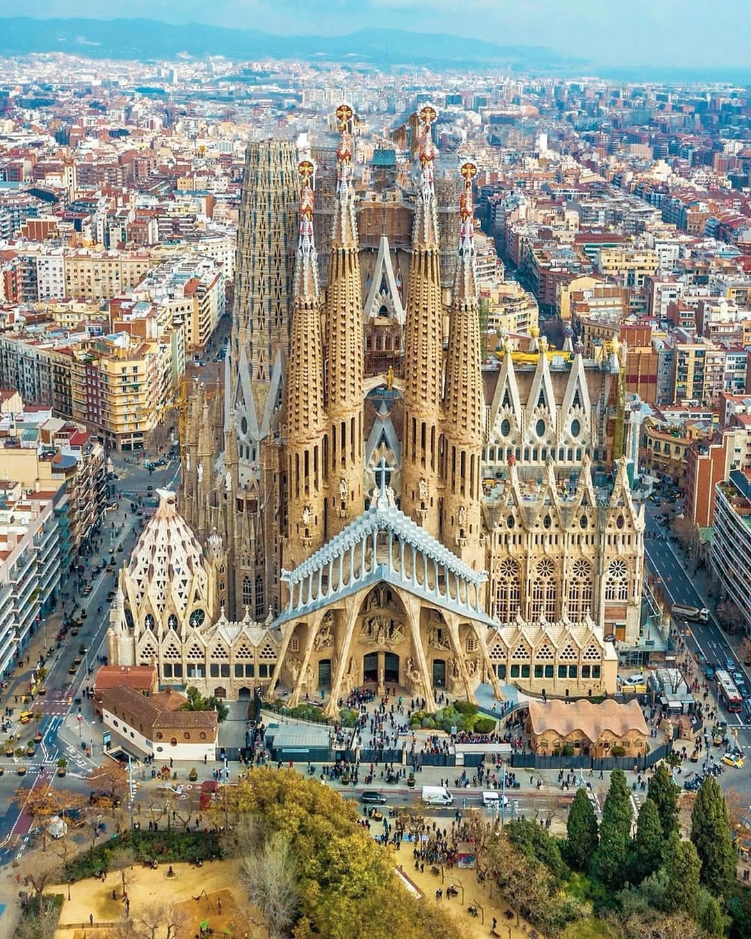 Post 9 by Barcelona | Travel community on Instagram (image)
