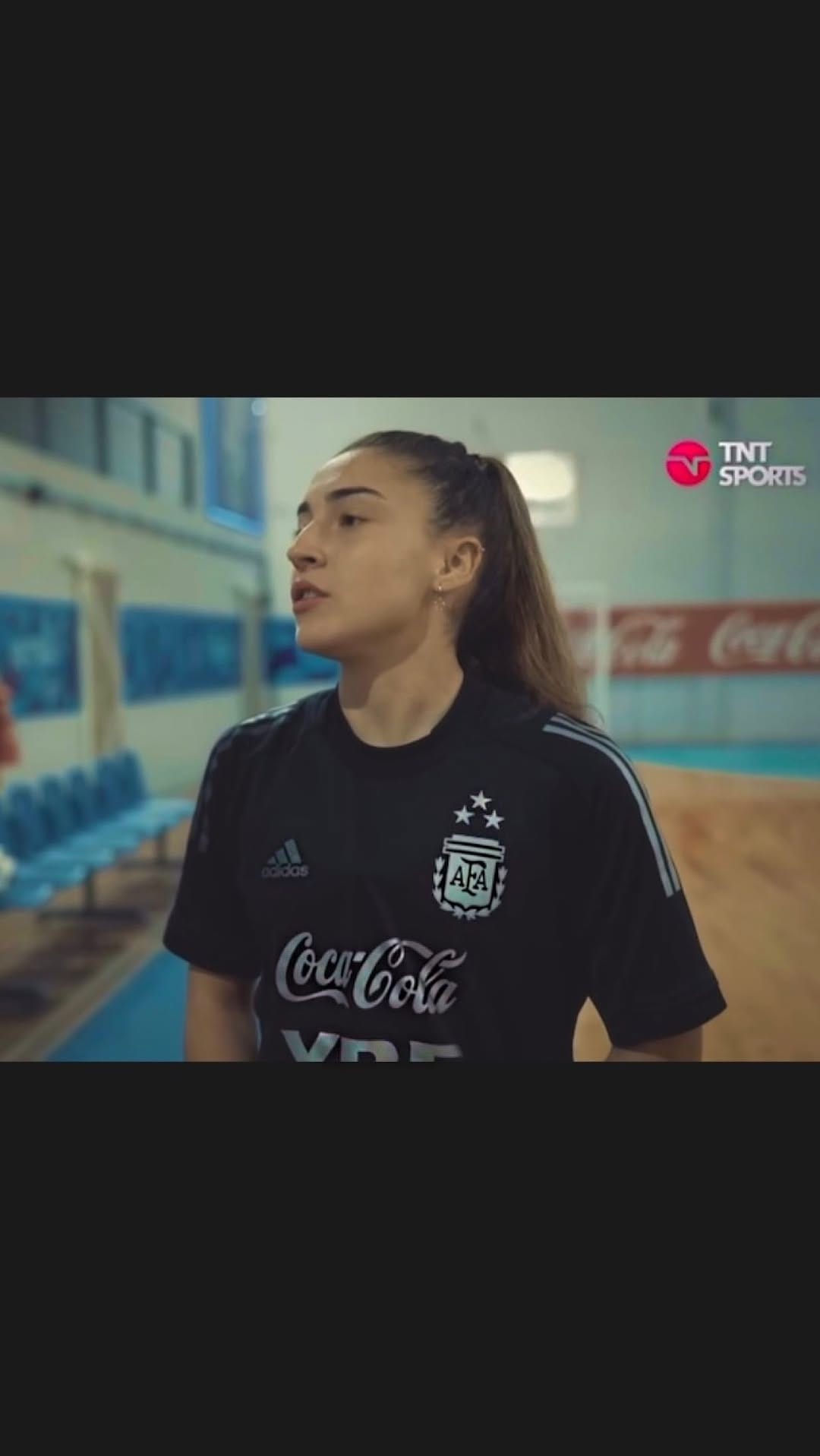 Post 9 by Julia Paz on Instagram (video)