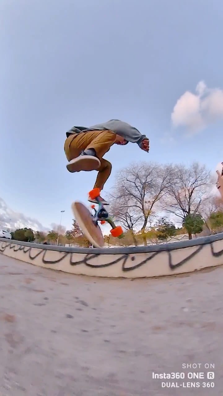 Post 9 by Toti 🛹 on Instagram (video)