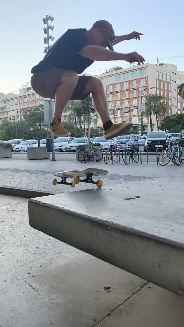 Post 3 by Toti 🛹 on Instagram (video)