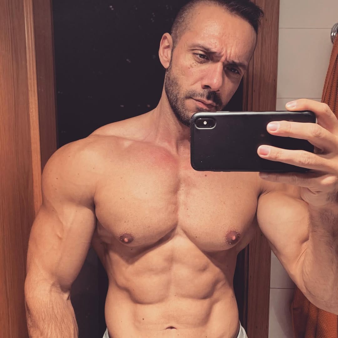 Post 10 by Alex del Castillo on Instagram (image)