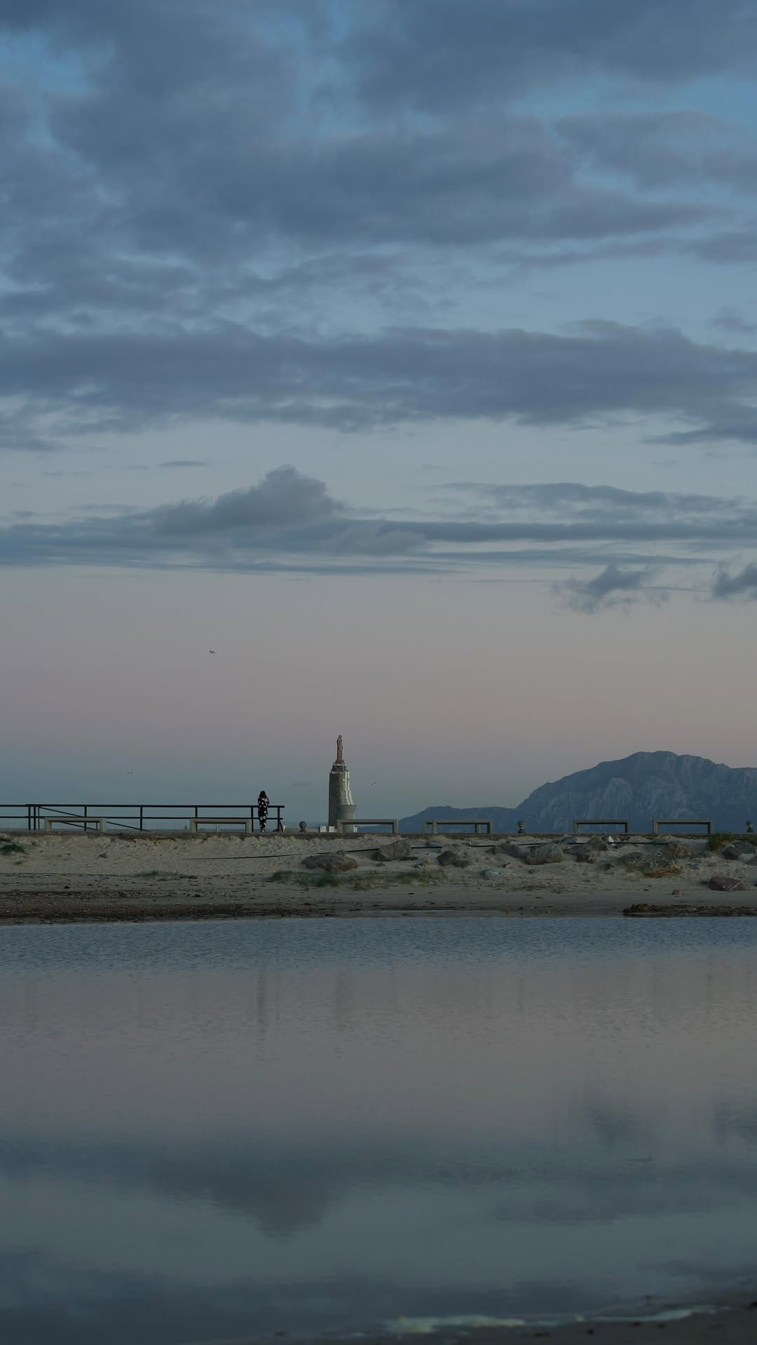 Post 6 by Nia Suardiaz - Tarifa on Instagram (video)