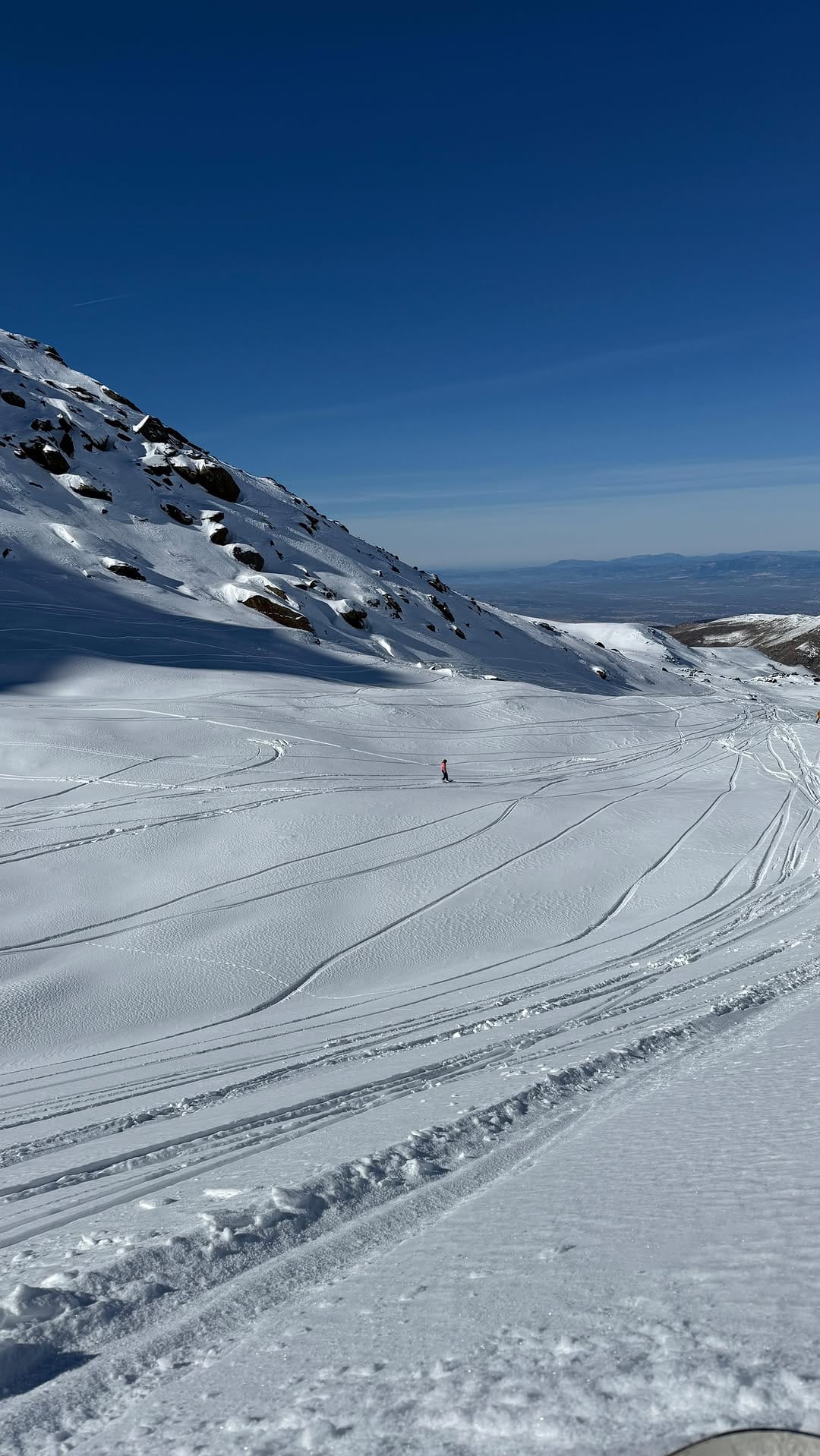 Post 2 by Nia Suardiaz - Tarifa on Instagram (video)